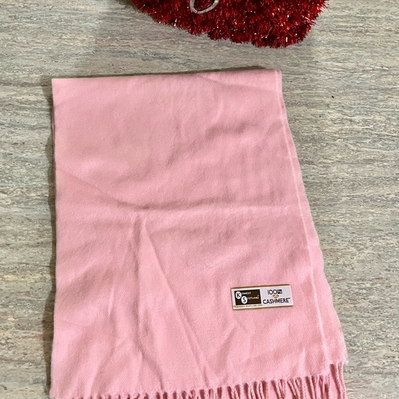 NWOT Kennedy Scotland 100% cashmere scarf - Picture 2 of 8